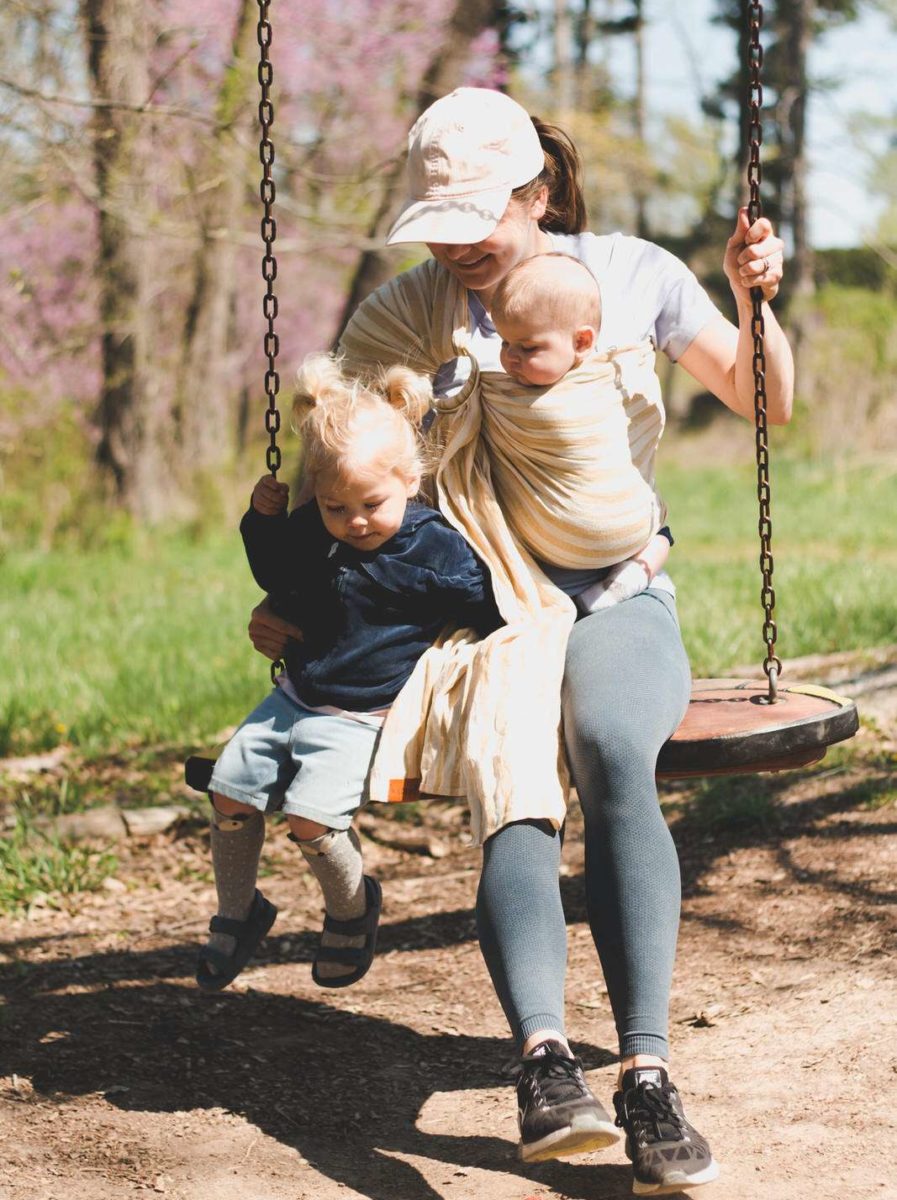 Montessori Toddler Discipline : Modern Stress-Free Parenting Guide with  Practical Approach and Strategies to Tame Tantrums, Conflicts and Raise a